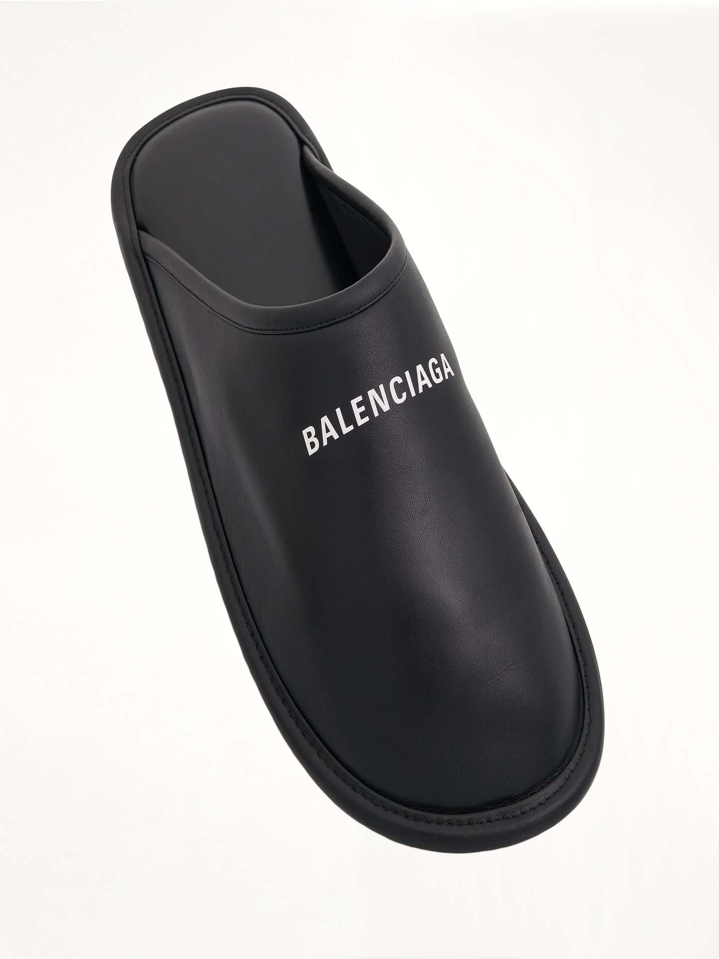 Home Slippers in Black/White