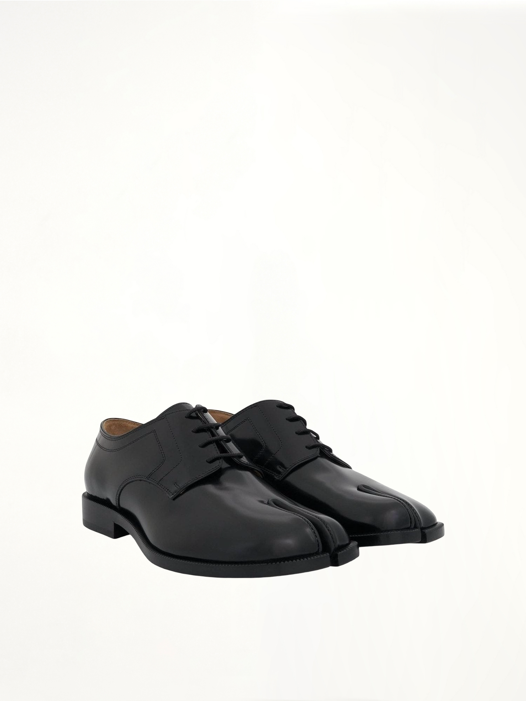Tabi Lace-ups Stitch Shoes in Black Front View | MAISON MARGIELA
