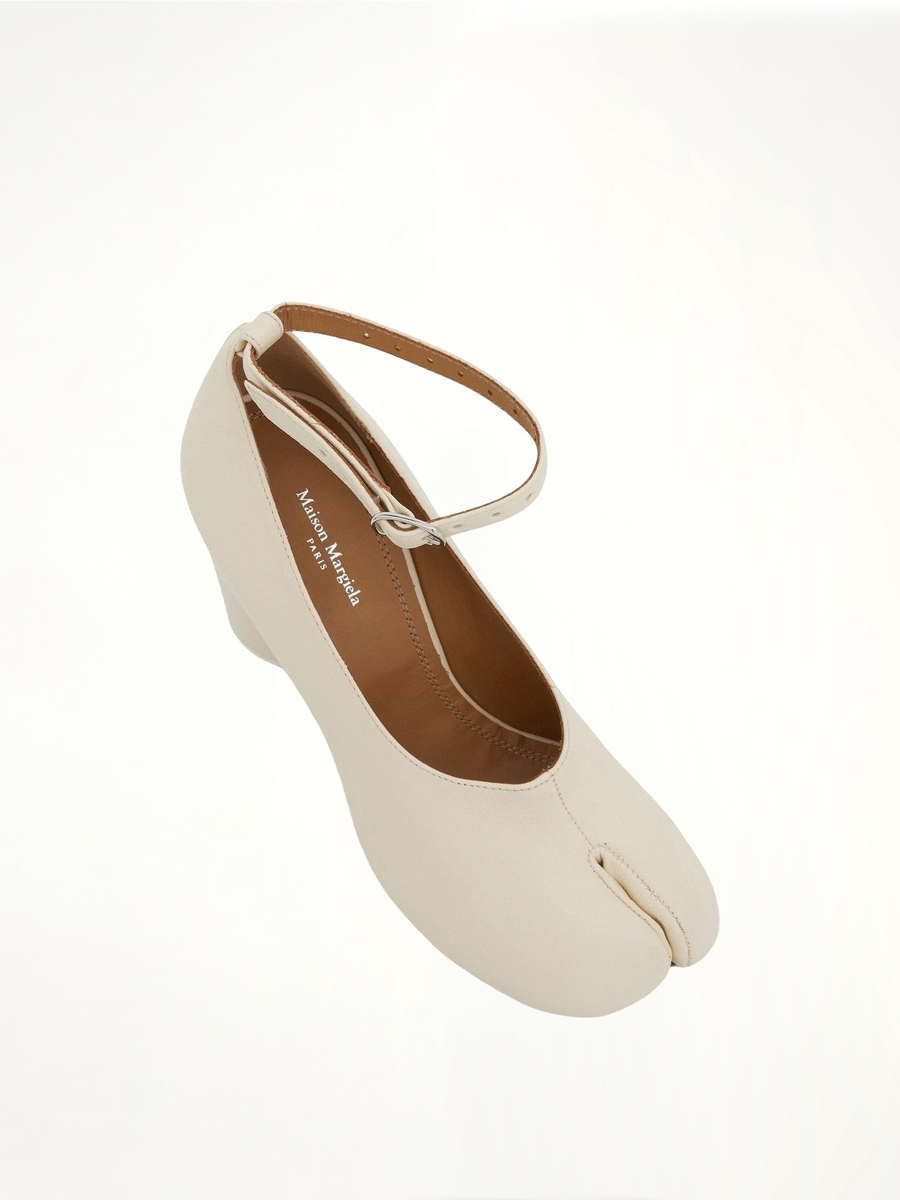 Tabi 8cm Heel Pumps in White Back View | MAISON MARGIELA