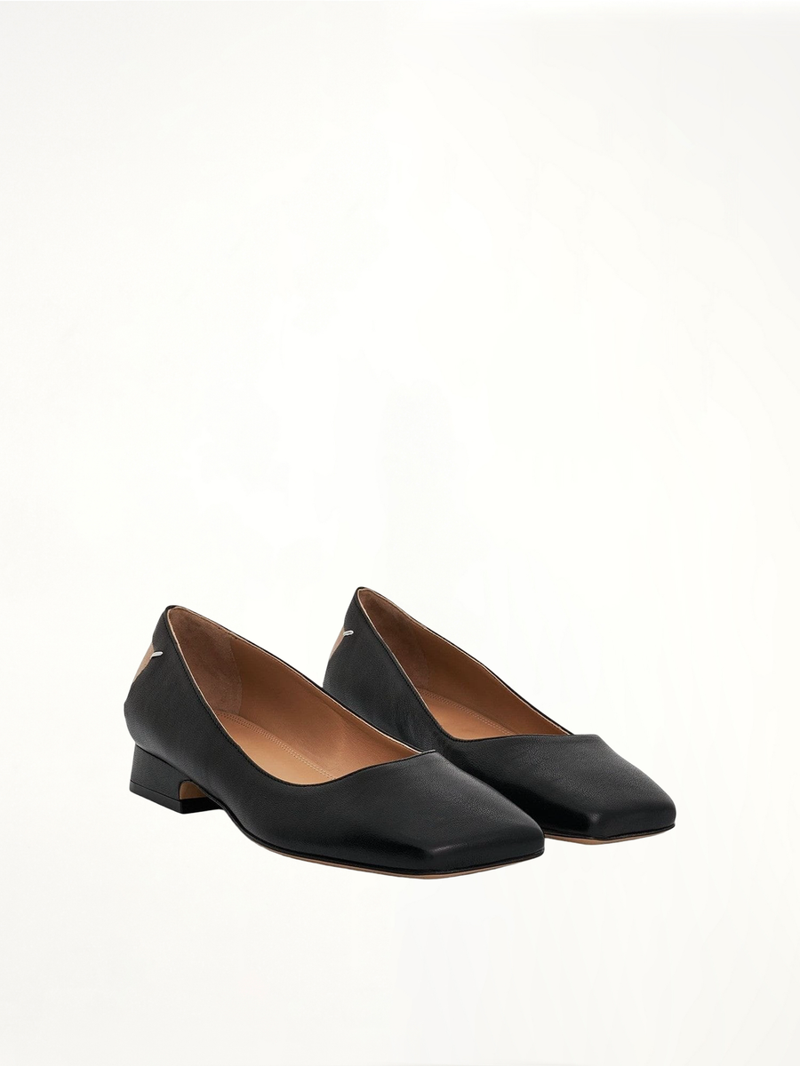 Four Stitches Decortique Ballerinas in Black Front View | MAISON MARGIELA