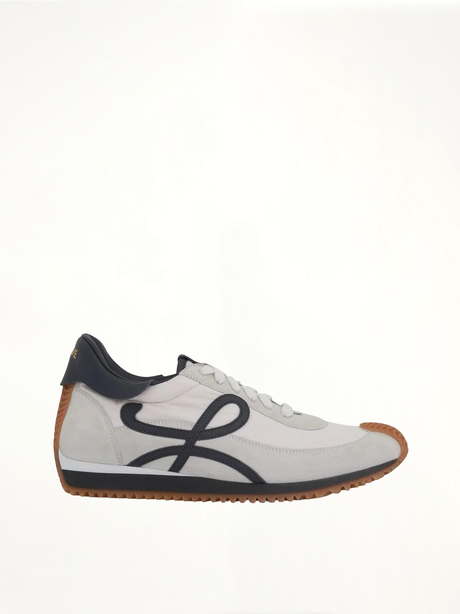 Flow Runner in Blue Anthracite/White Side View | LOEWE