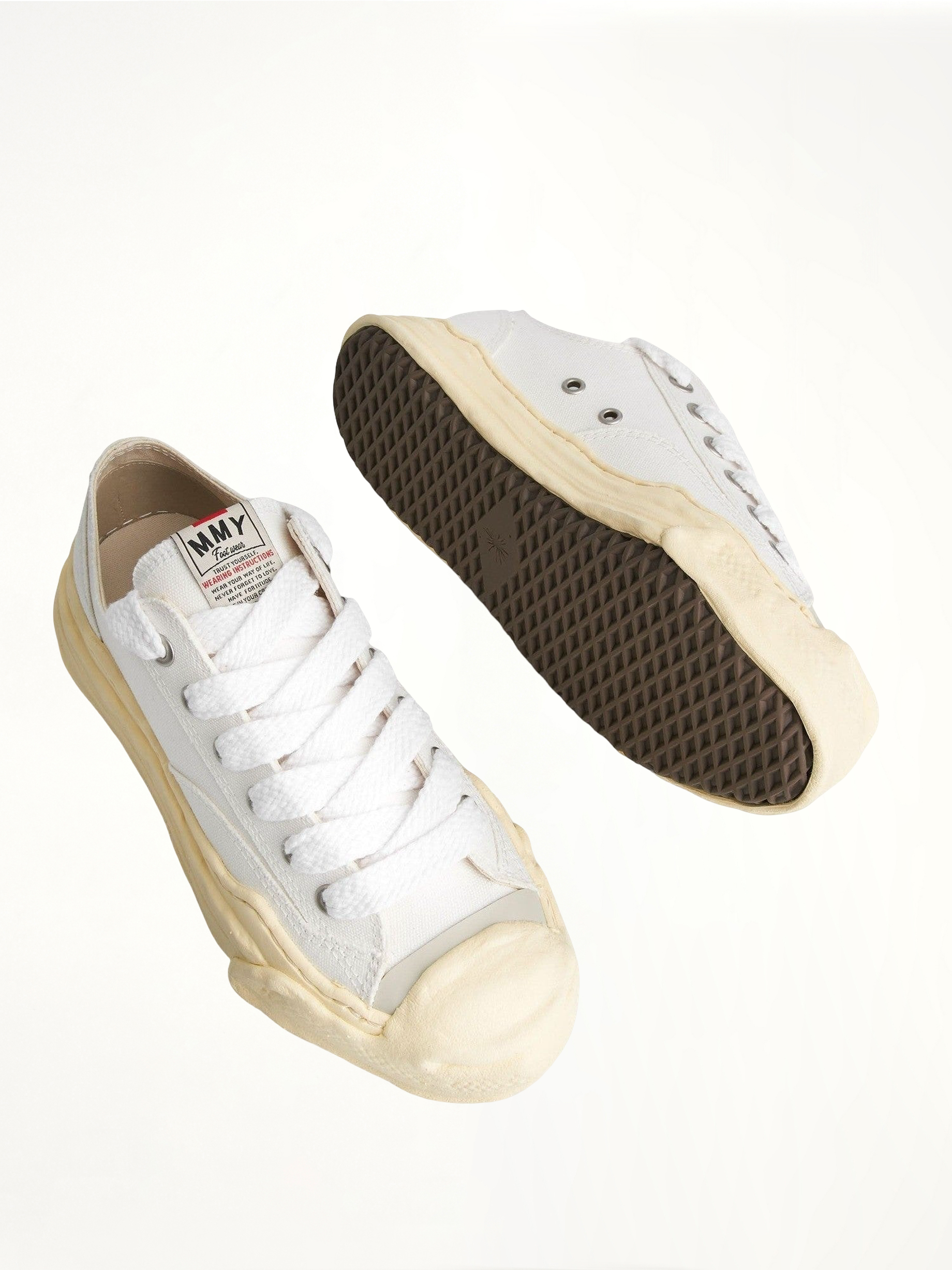 Hank OG Vintage Sneaker in White Top View | MAISON MIHARA YASUHIRO