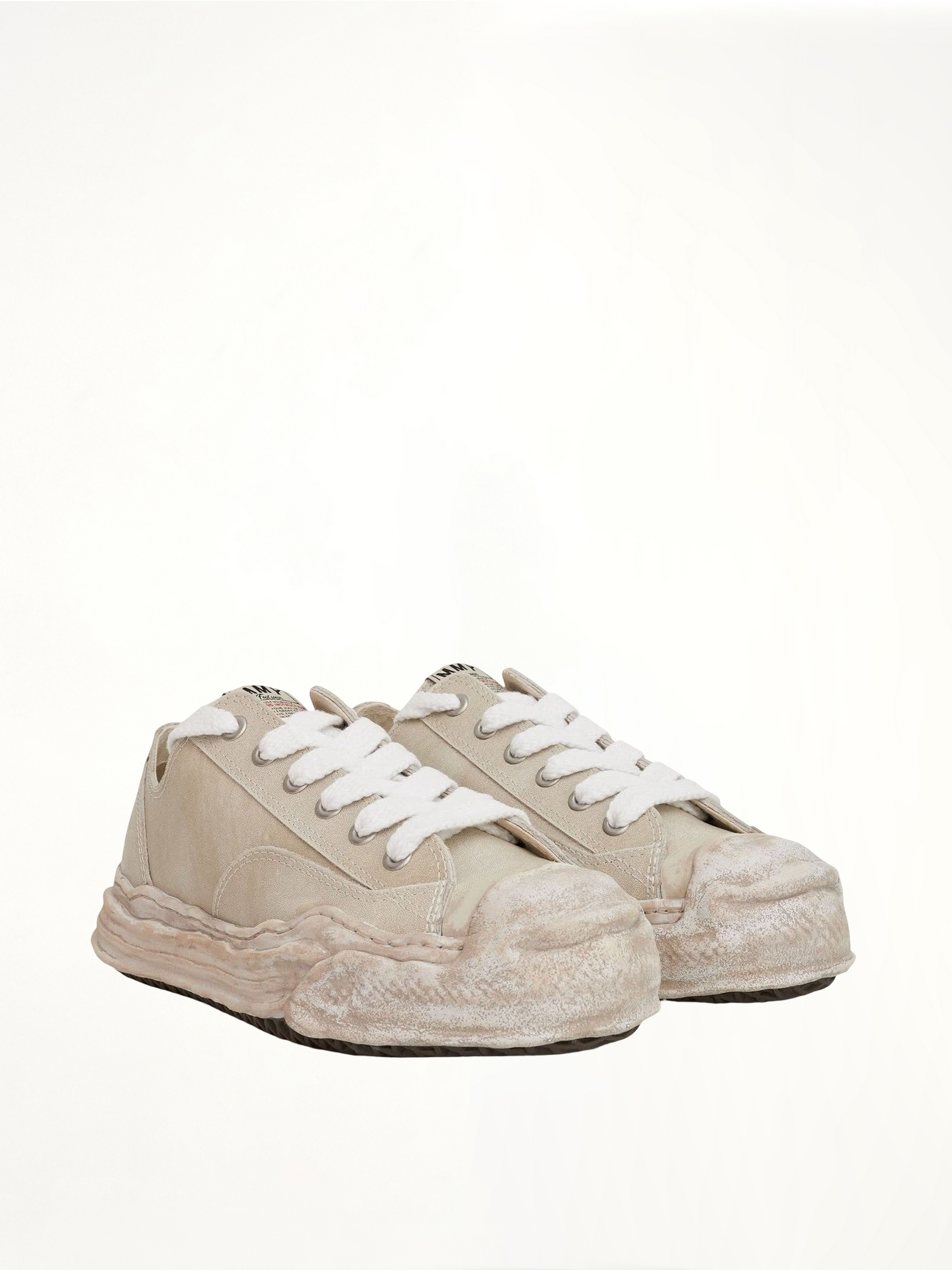 Hank OG Vintage Sole Sneaker in White Front View | MAISON MIHARA YASUHIRO