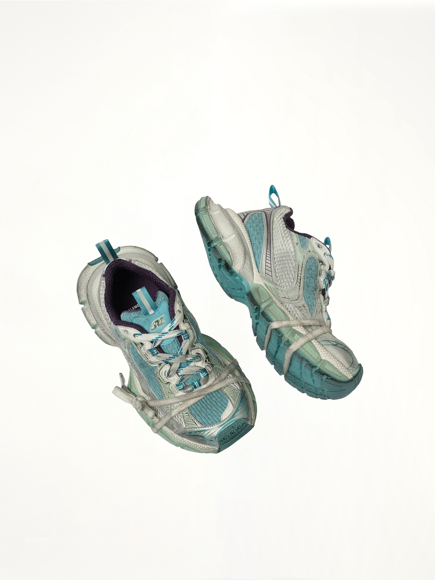 3XL Sneaker in Light Blue/White