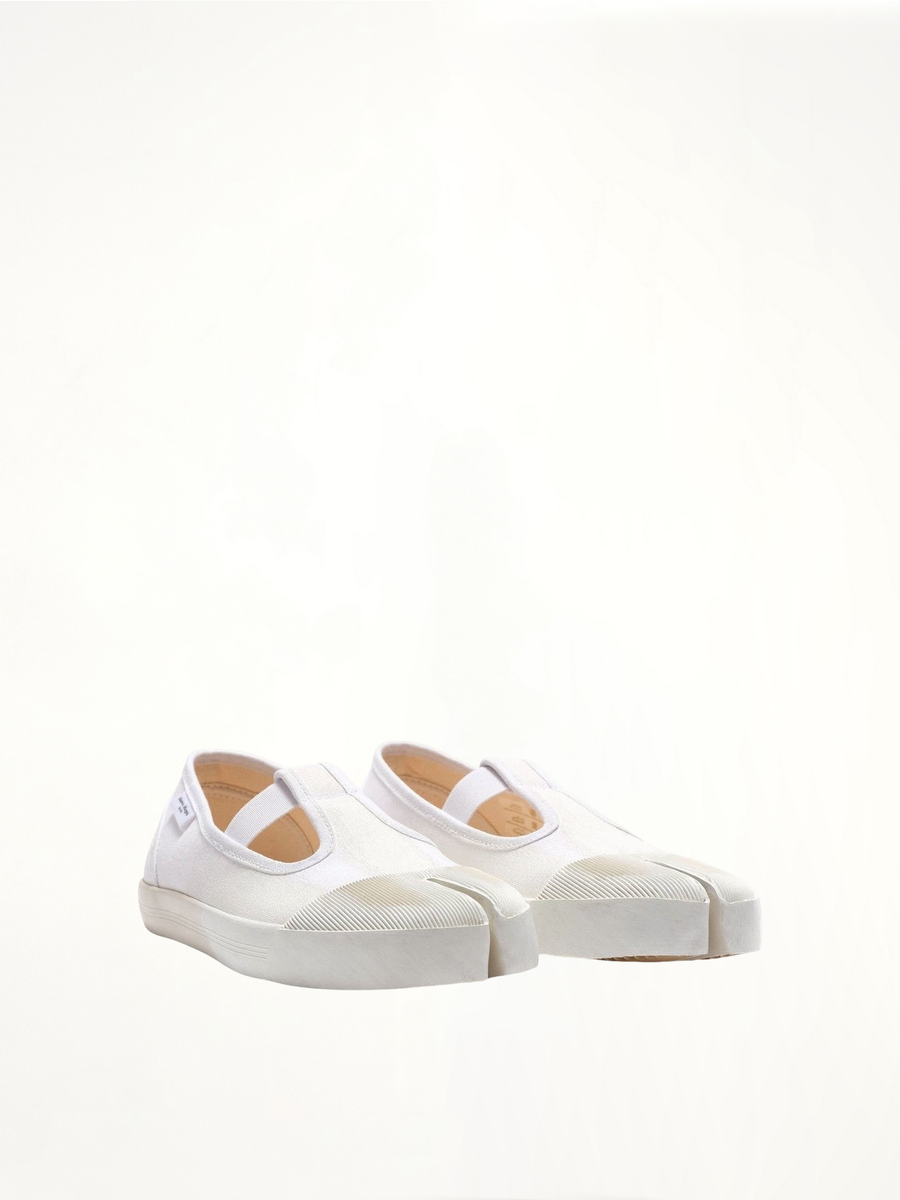 Tabi Toe Sneakers in White/White Front View | MAISON MARGIELA