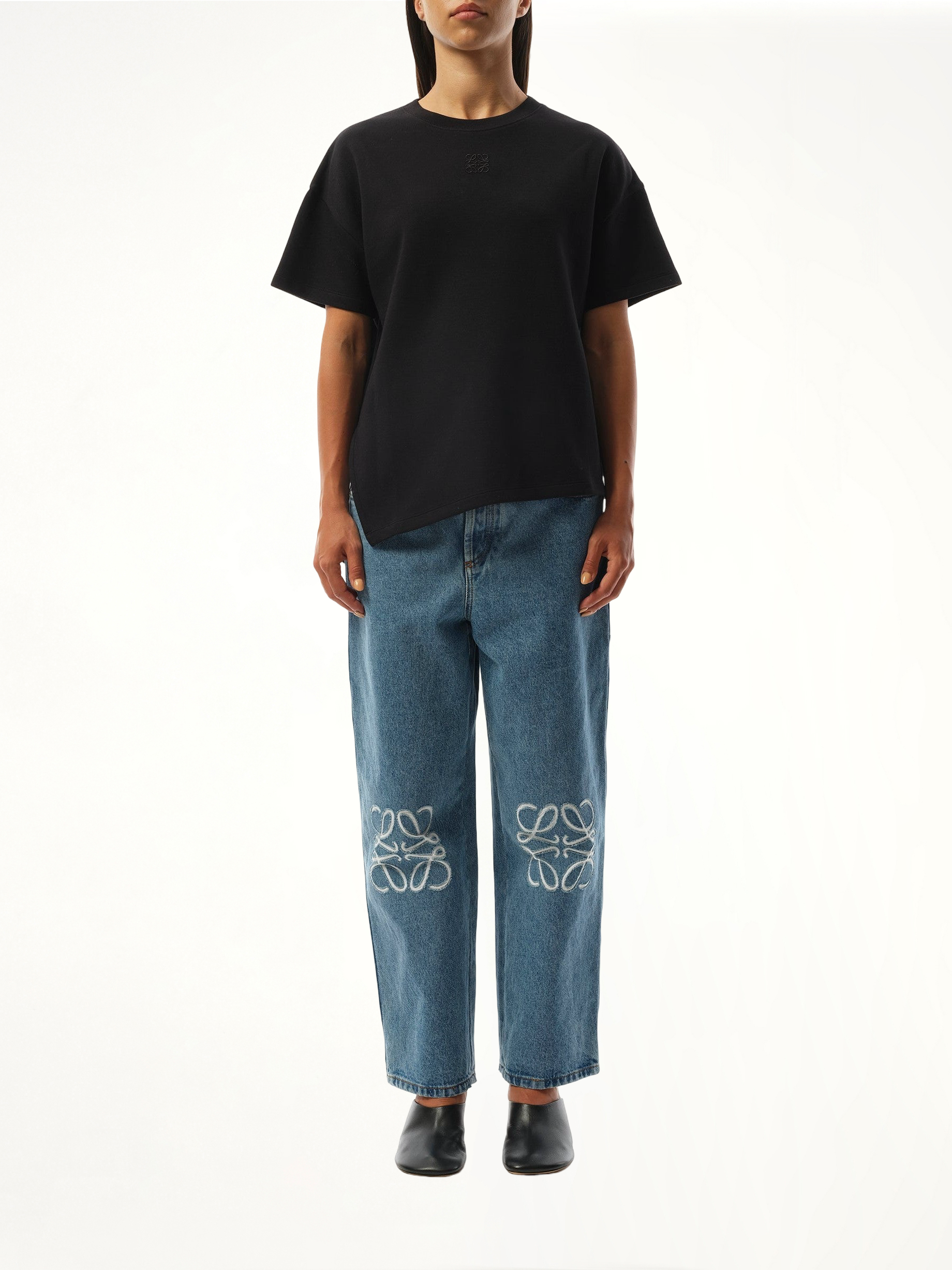 ブラックのアシンメトリックTシャツ