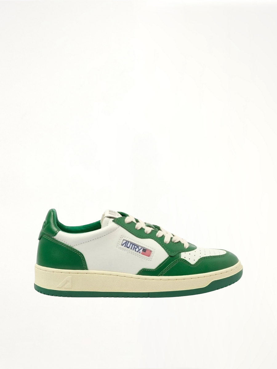 Medalist Low Bicolour Sneakers in White/Green Side View | AUTRY