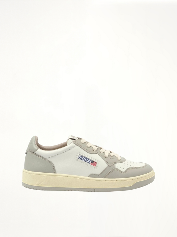 Medalist Low Bicolour Sneakers in White/Vapor Side View | AUTRY