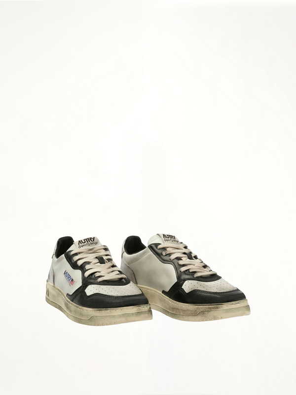 Sup Vint Low Sneakers in White/Black/Silver Front View | AUTRY