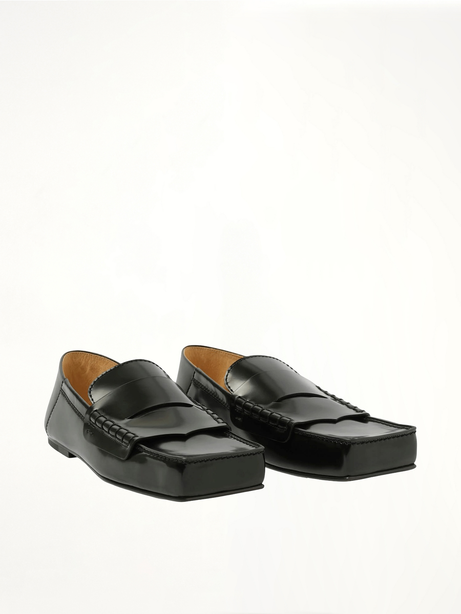 Les Moccasins Carre in Black Front View | JACQUEMUS