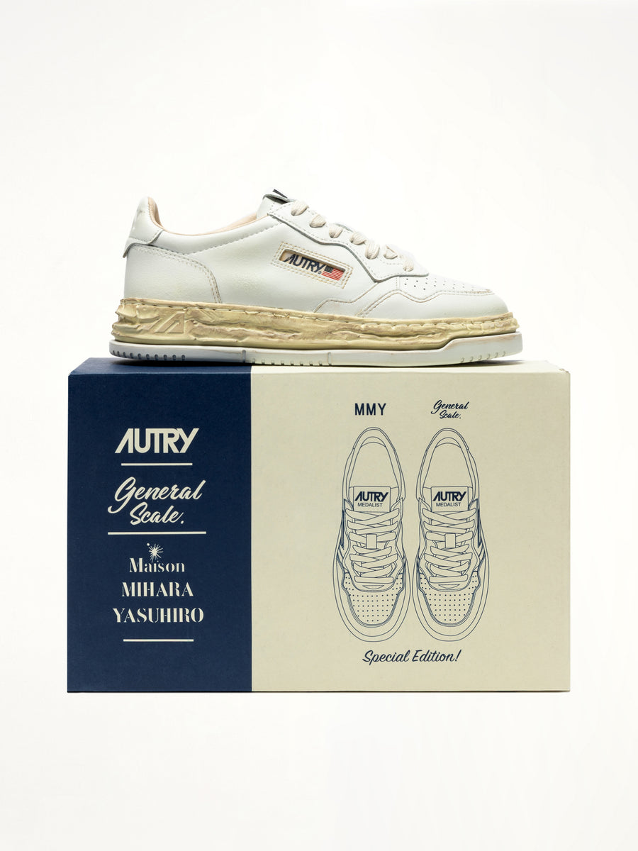 MMY Super Vintage Low Sneaker in White | AUTRY