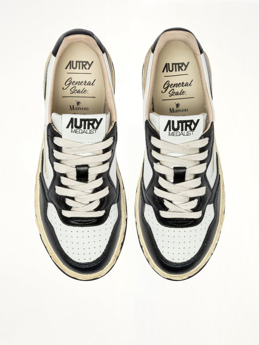 MMY Super Vintage Low Sneaker in White/Black | AUTRY