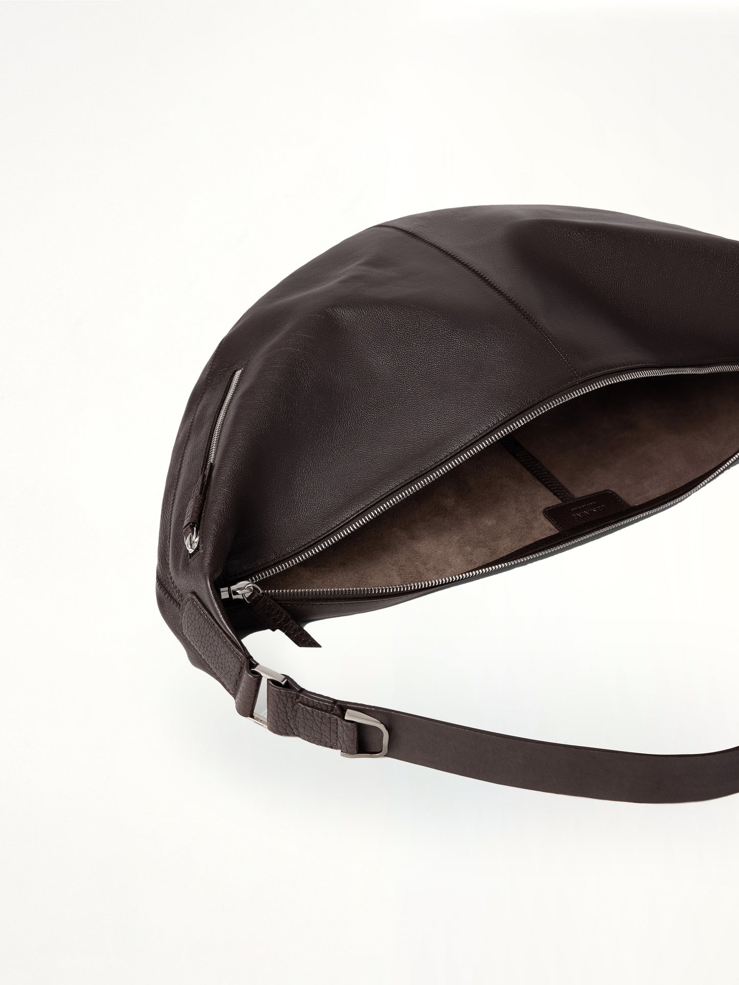 Quiver Clip Bag in Dark Chocolate