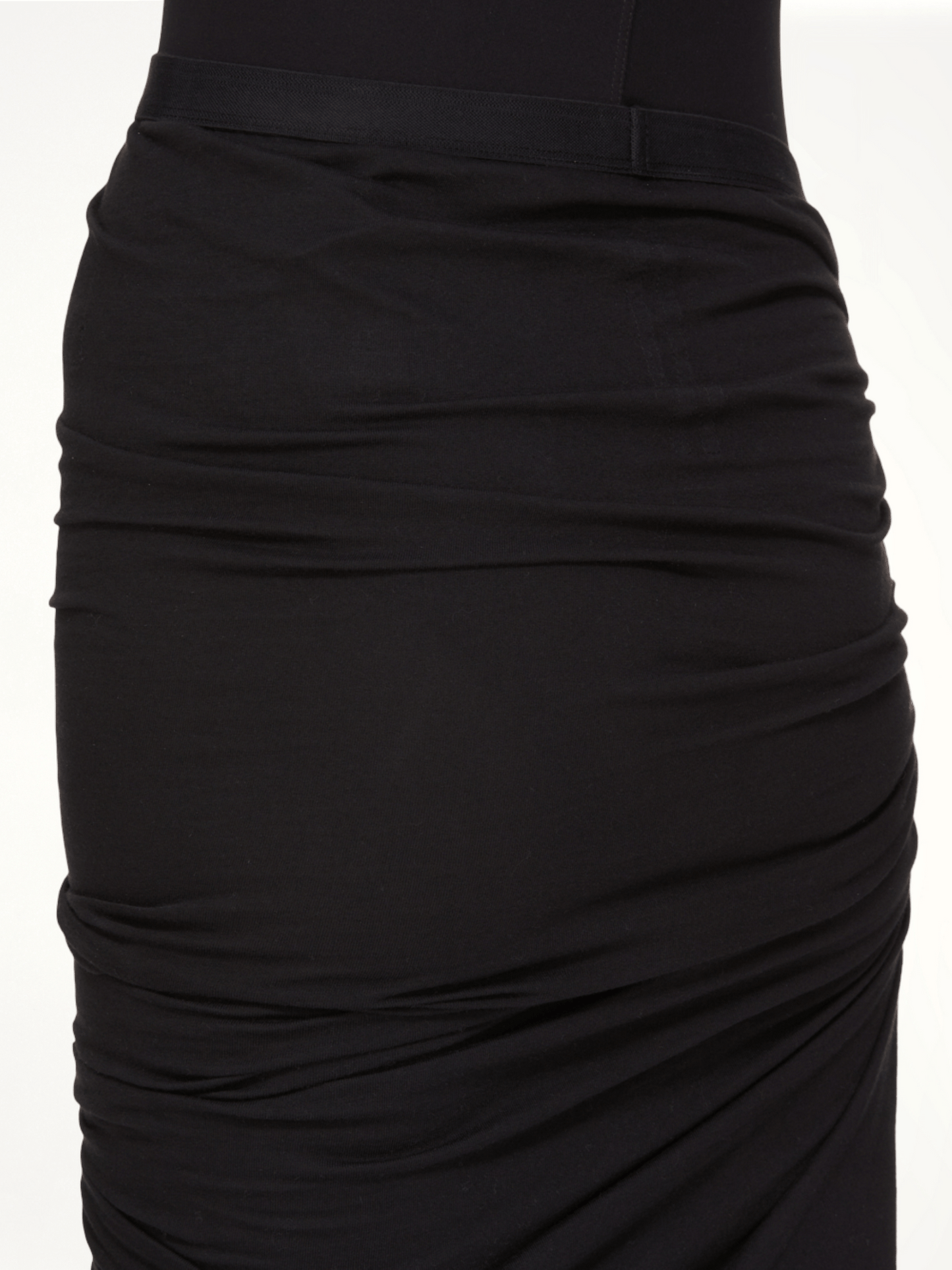 Soft EDFU Knee Skirt in Black