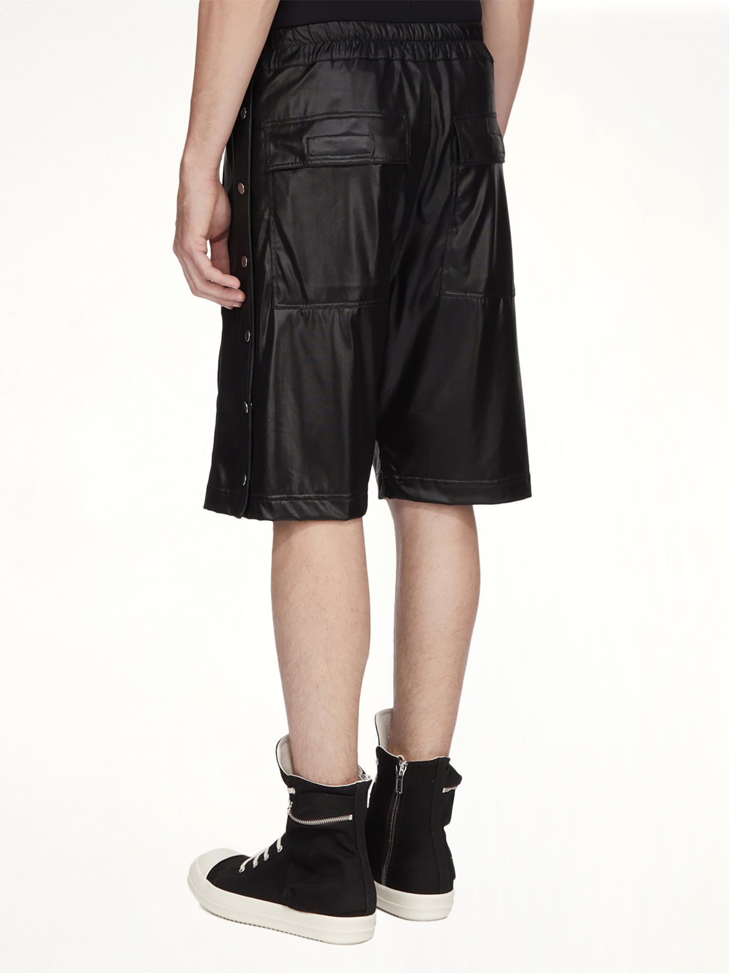 Wide Pusher Shorts in Black