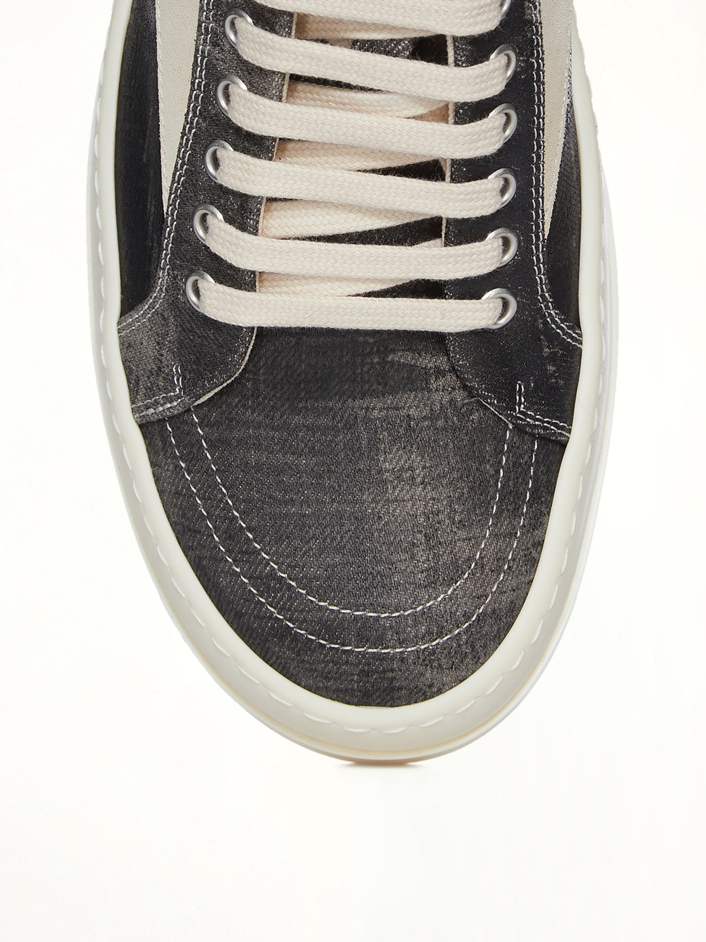 Vintage Sneaks in Black Washed