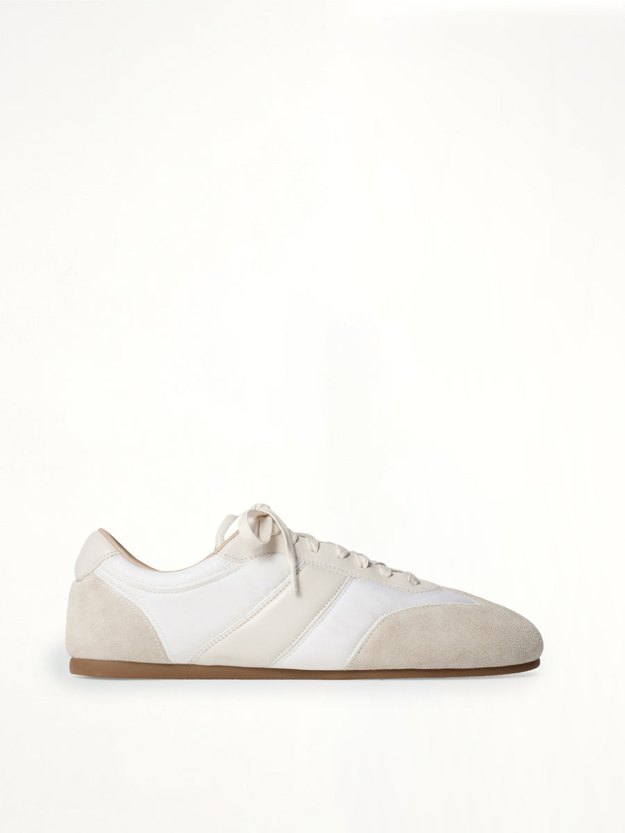 Soft Runner in White