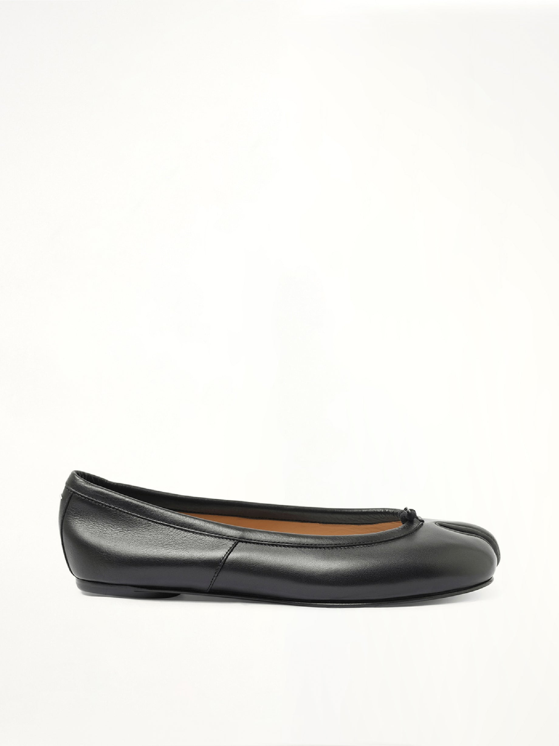 Tabi Flat Ballerina in Black