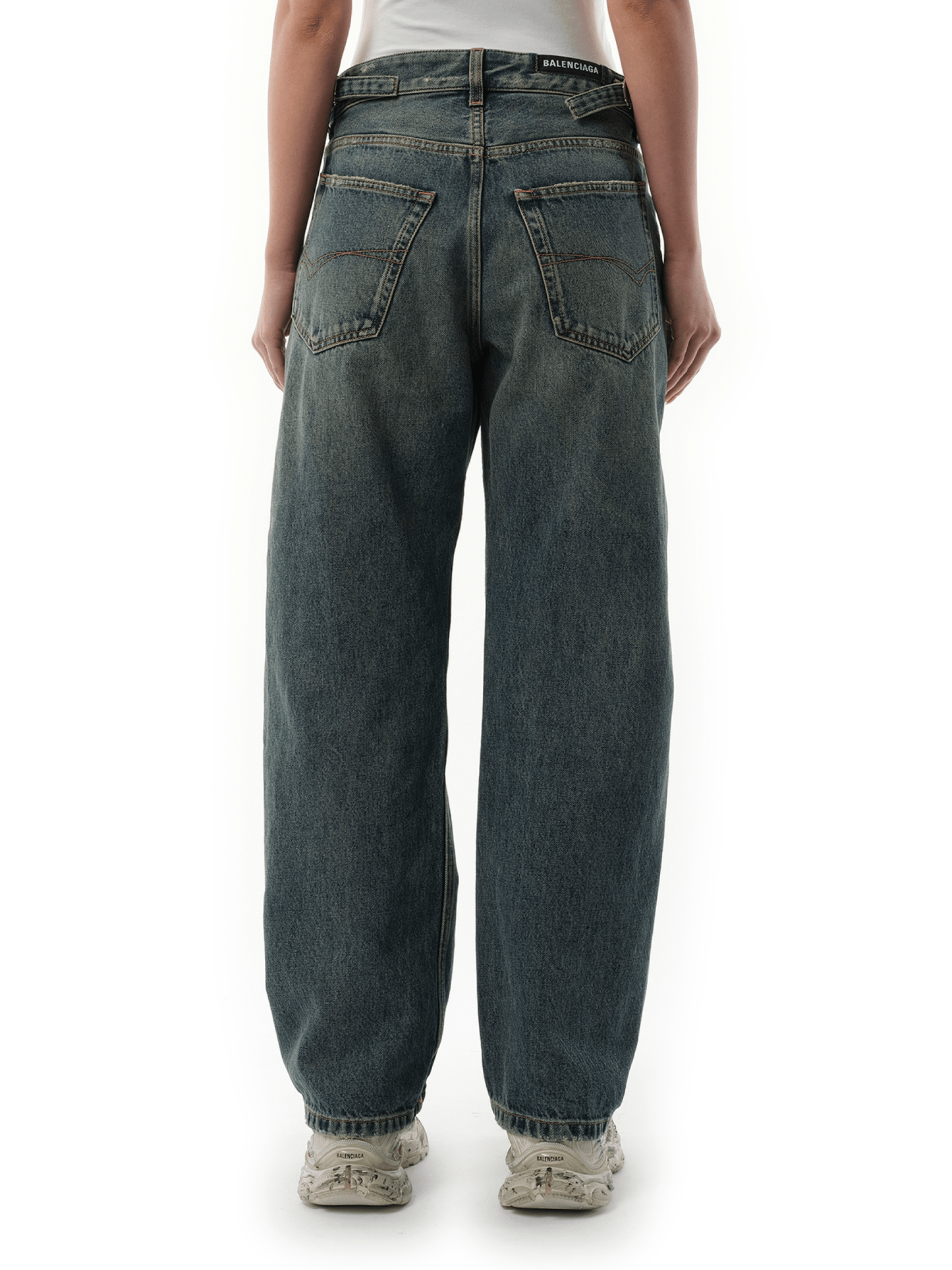 Buckle Loose Fit Jeans in Light Blue