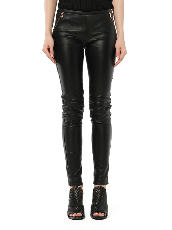 Trousers in Black