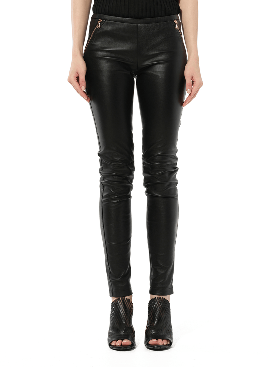 Trousers in Black