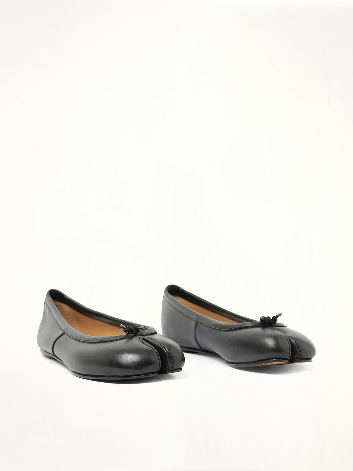 Tabi Flat Ballerina in Black