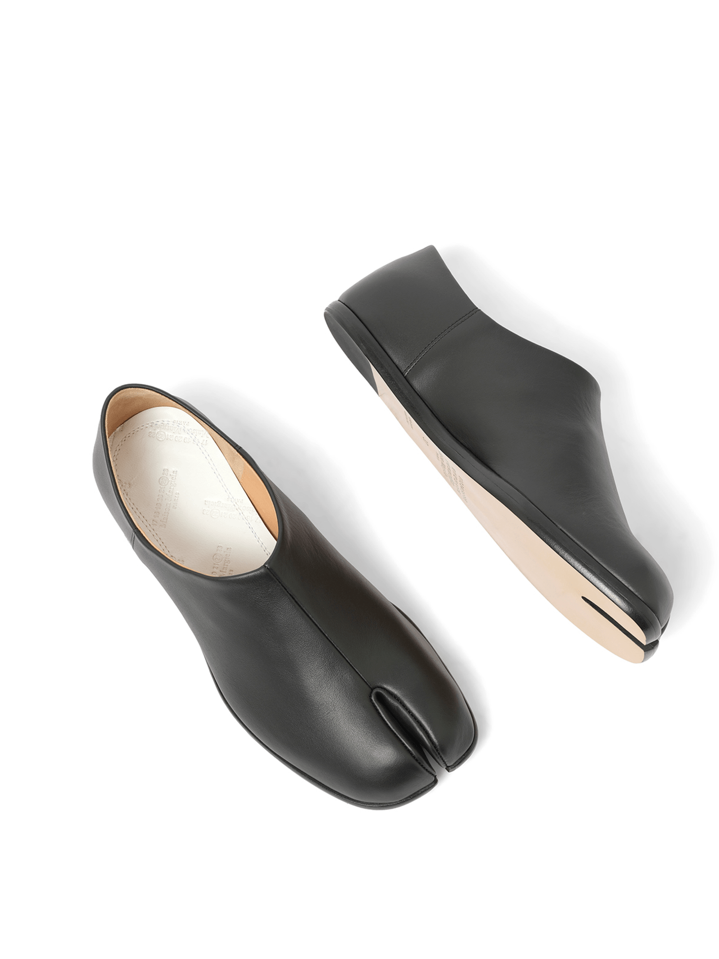 Maison Margiela Tabi Babouche in Black
