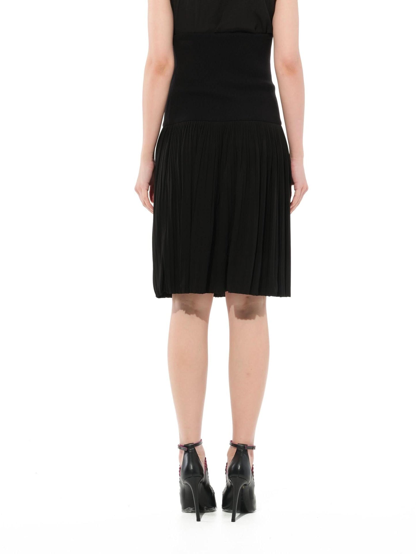 Short Skirt in Black