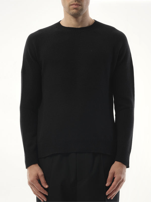 Cashmere Seamless Sweater in Black