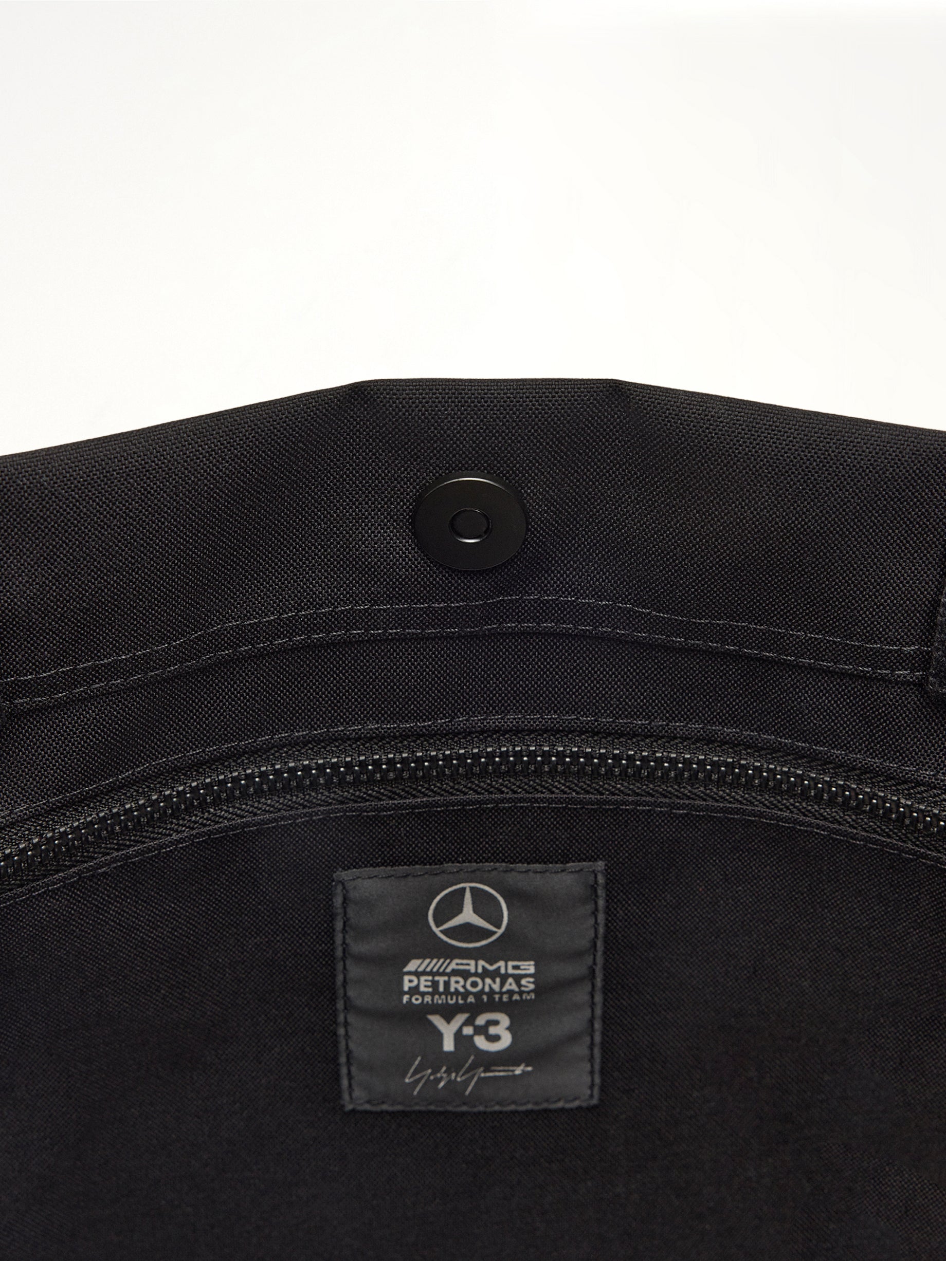 Y-3 x メルセデス トートバッグ ブラック