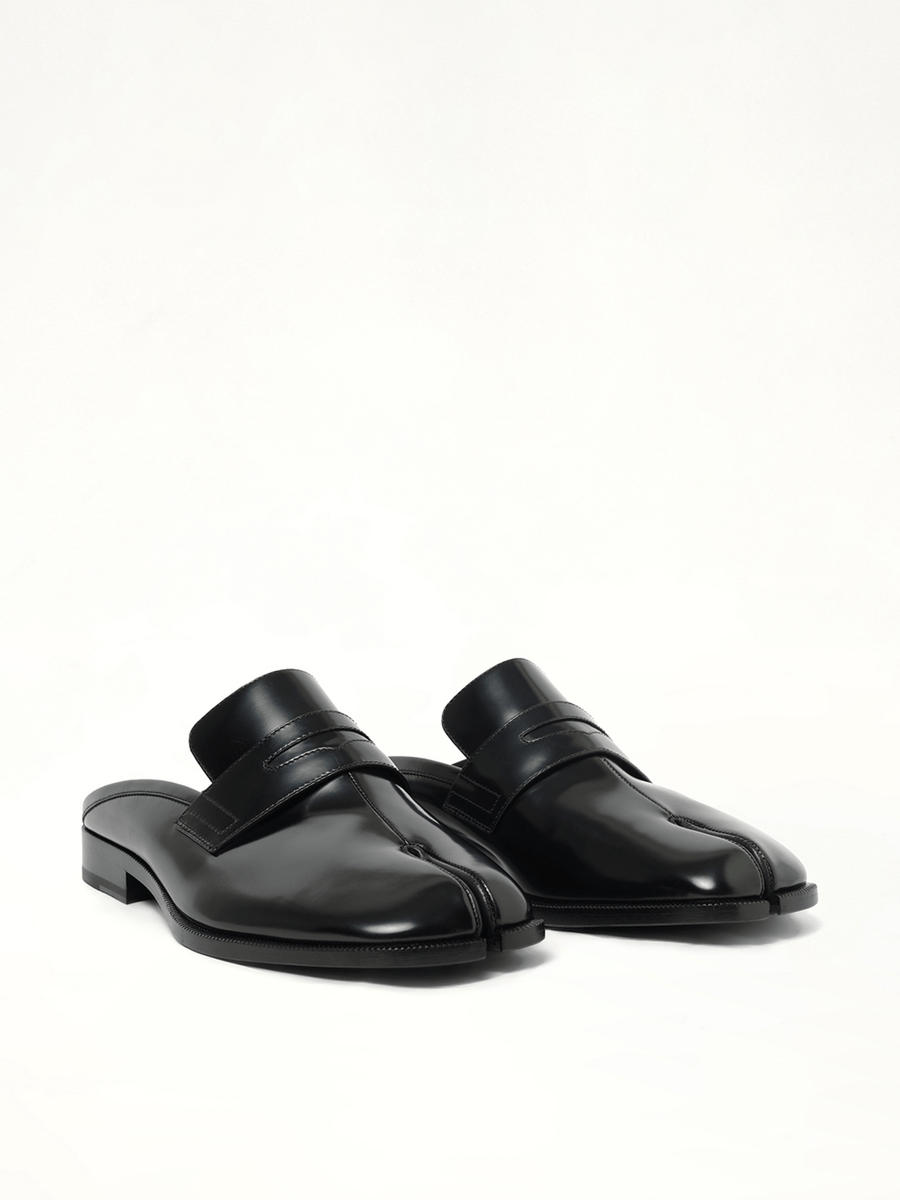 Tabi Mule in Black Front View | MAISON MARGIELA