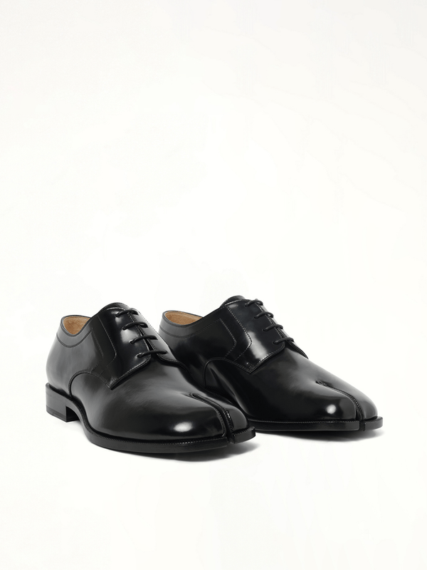 Tabi Lace-Up Derby in Black Front View | MAISON MARGIELA
