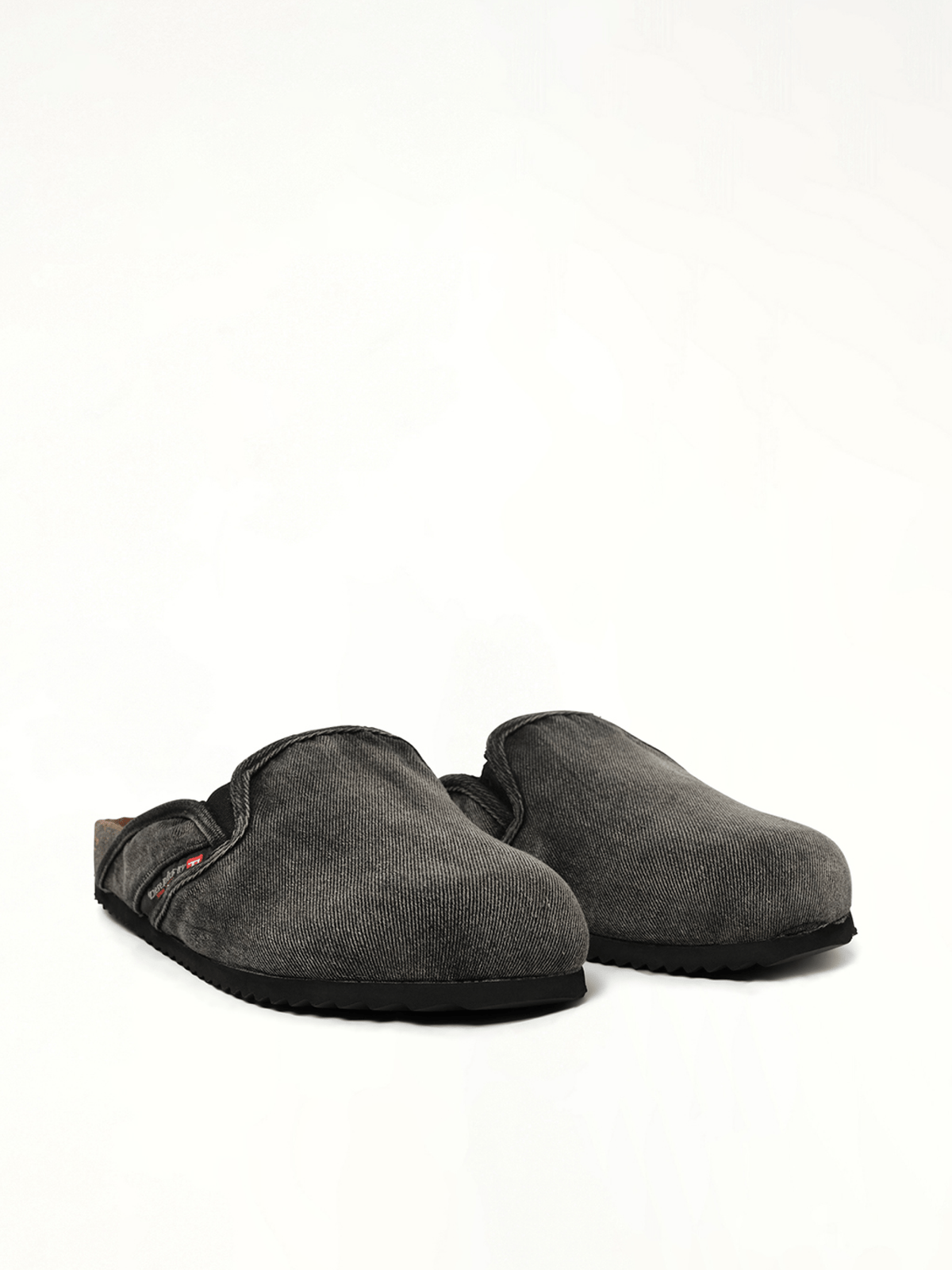 D-WOODSTOCK Slip-on in Black Front View | DIESEL
