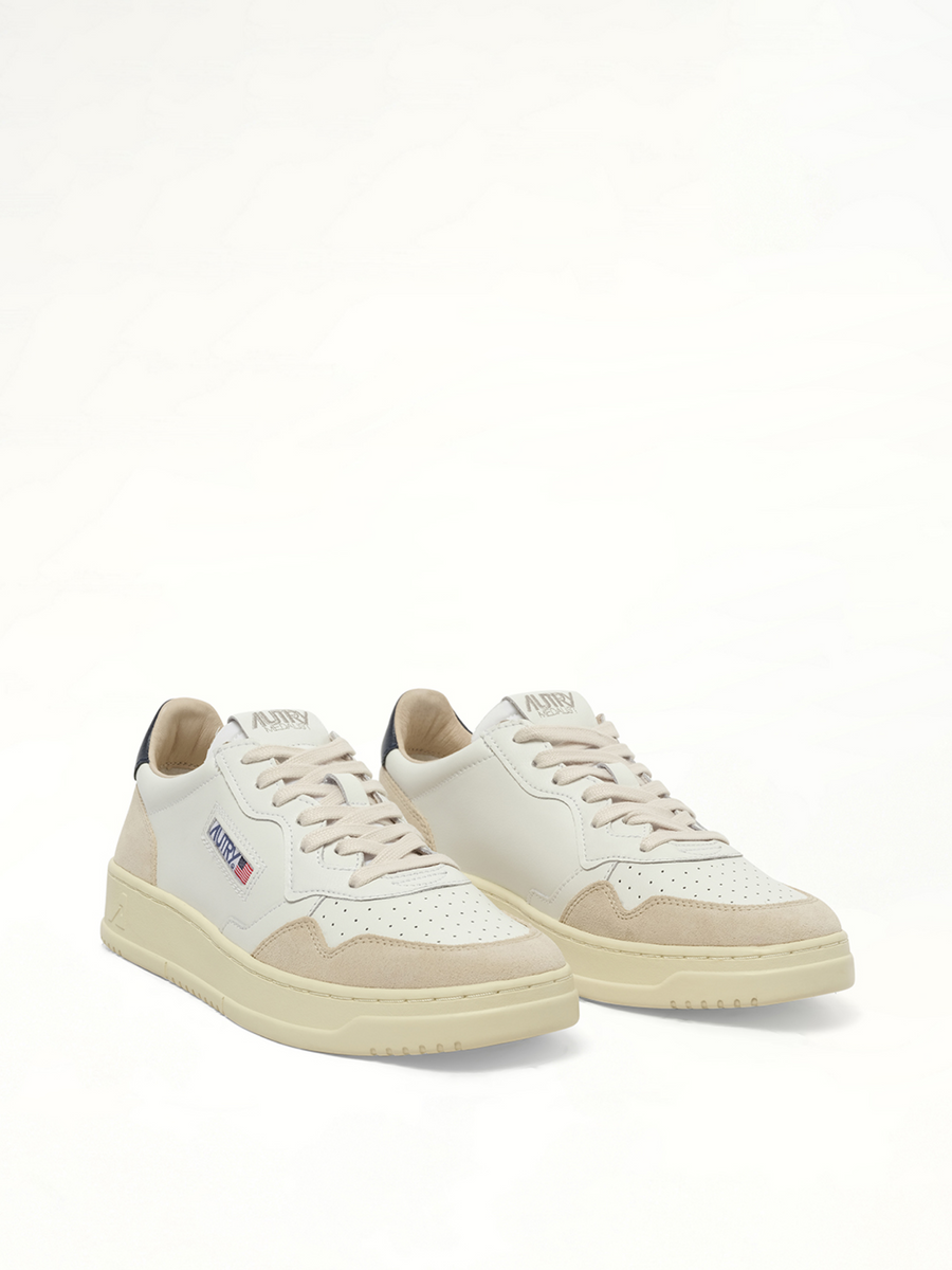 Medalist Low Sneakers in White/Blue Front View | AUTRY