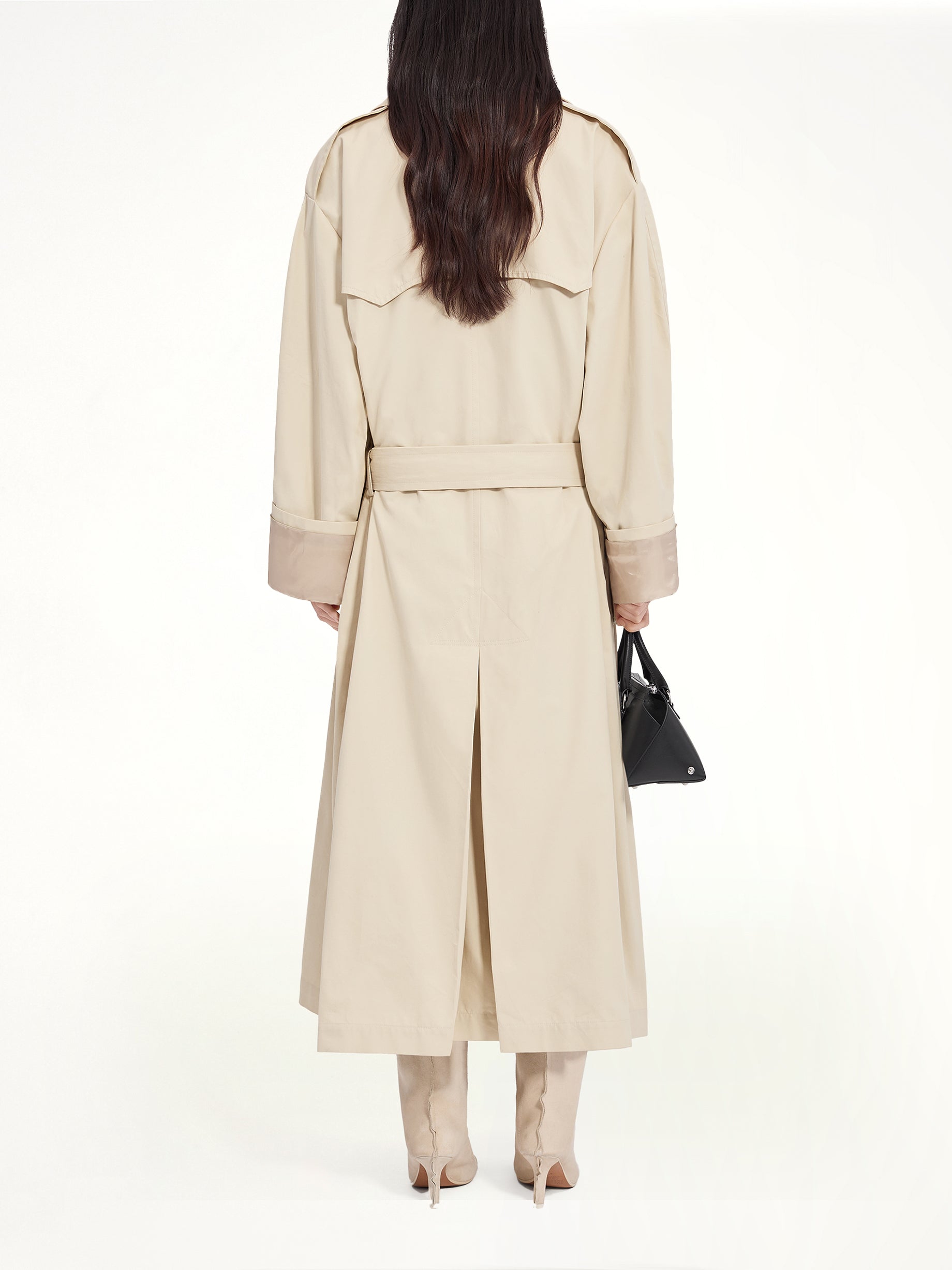 Trench Coat in Ecrù