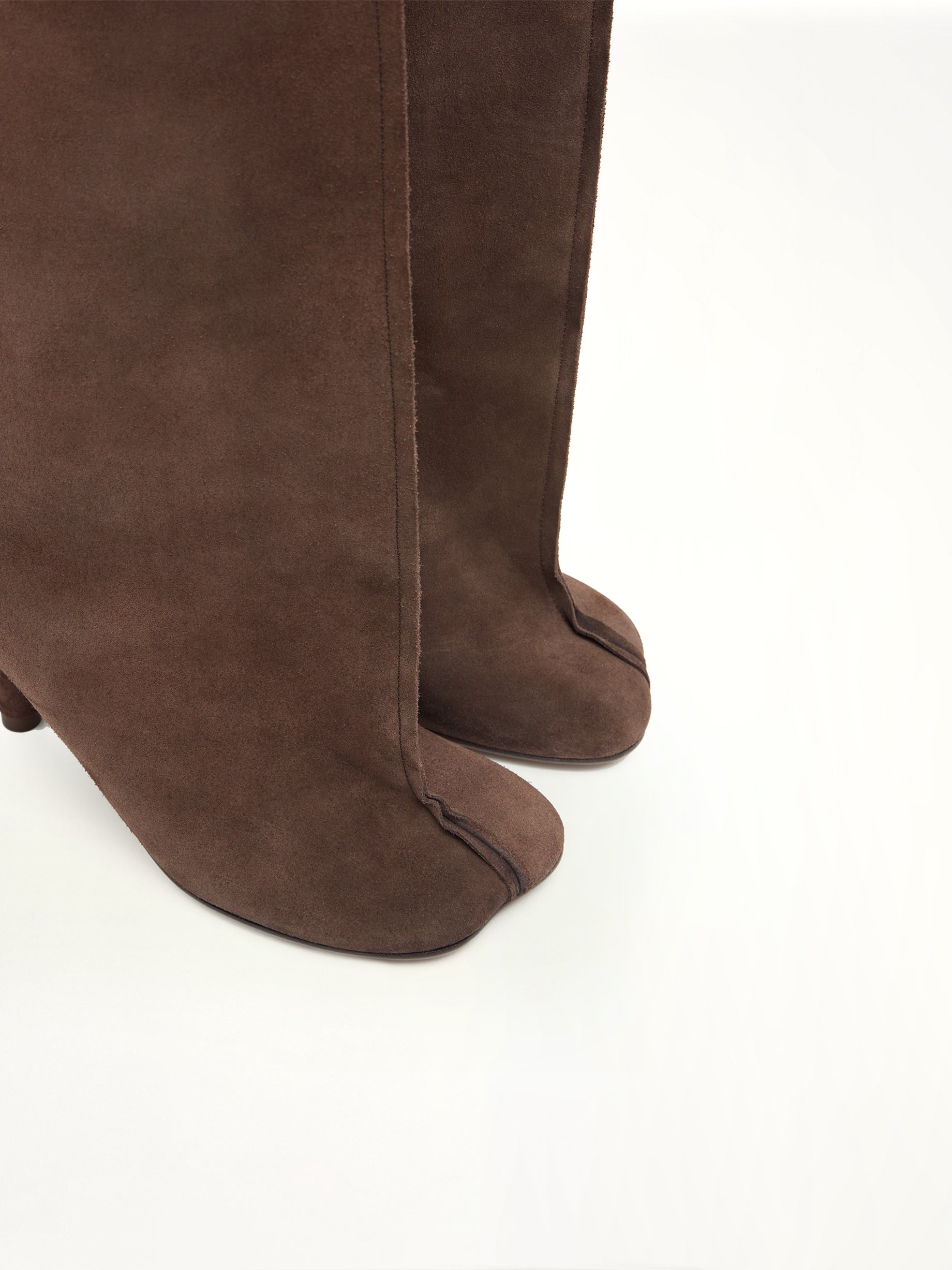 Knee-high Boot in Dark Brown