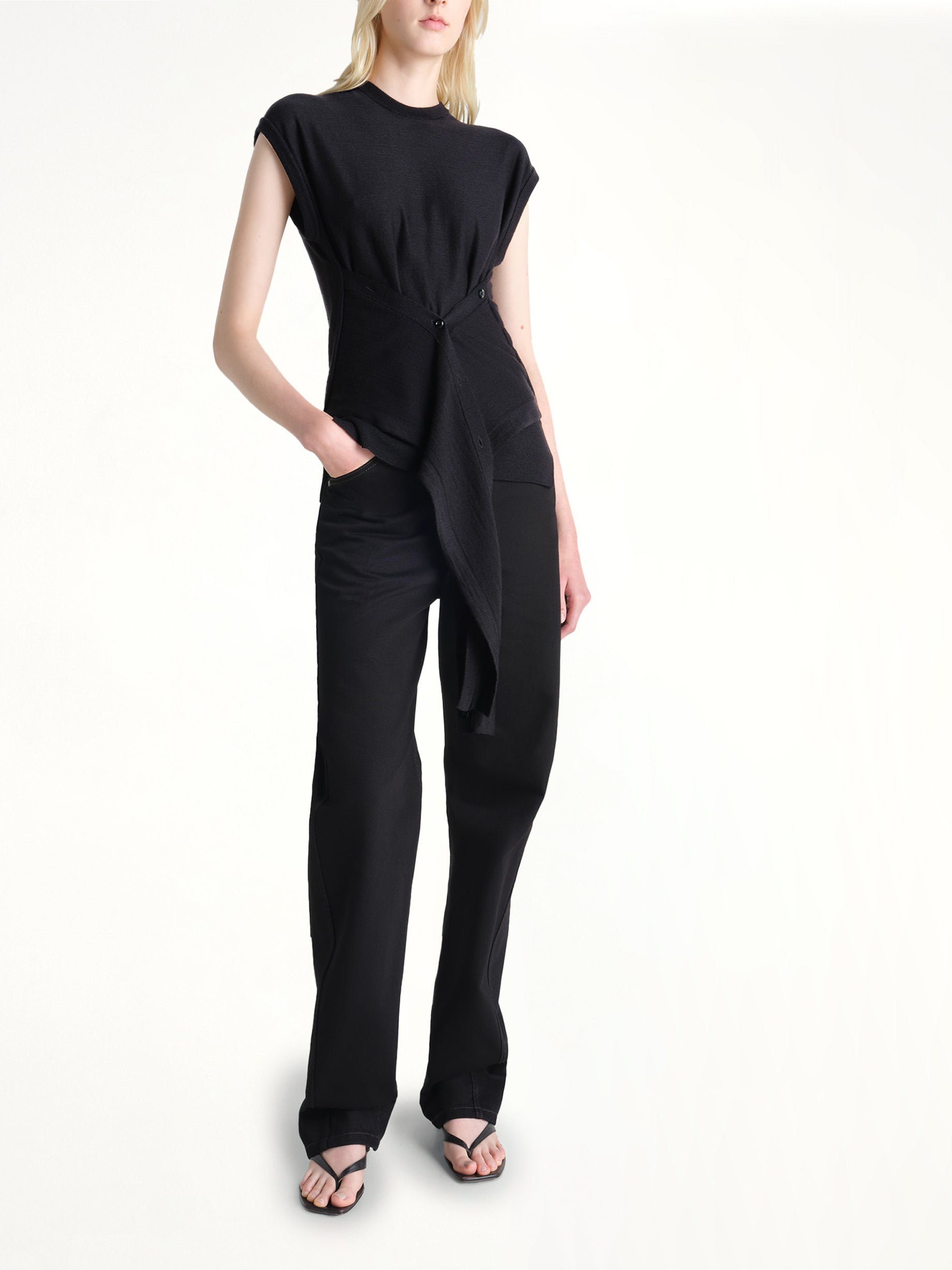 Sleeveless Buttoned Top in Black