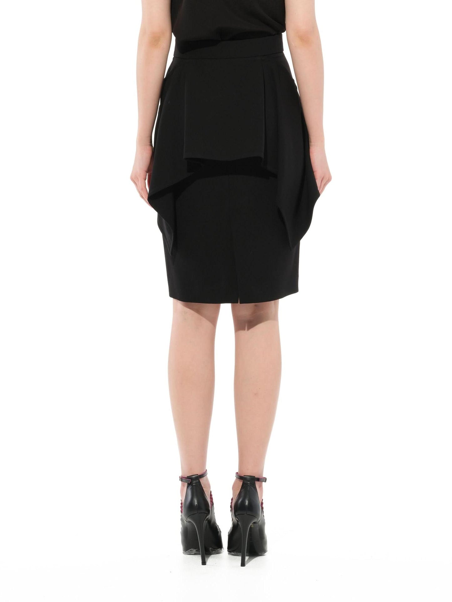 Podium Skirt in Black