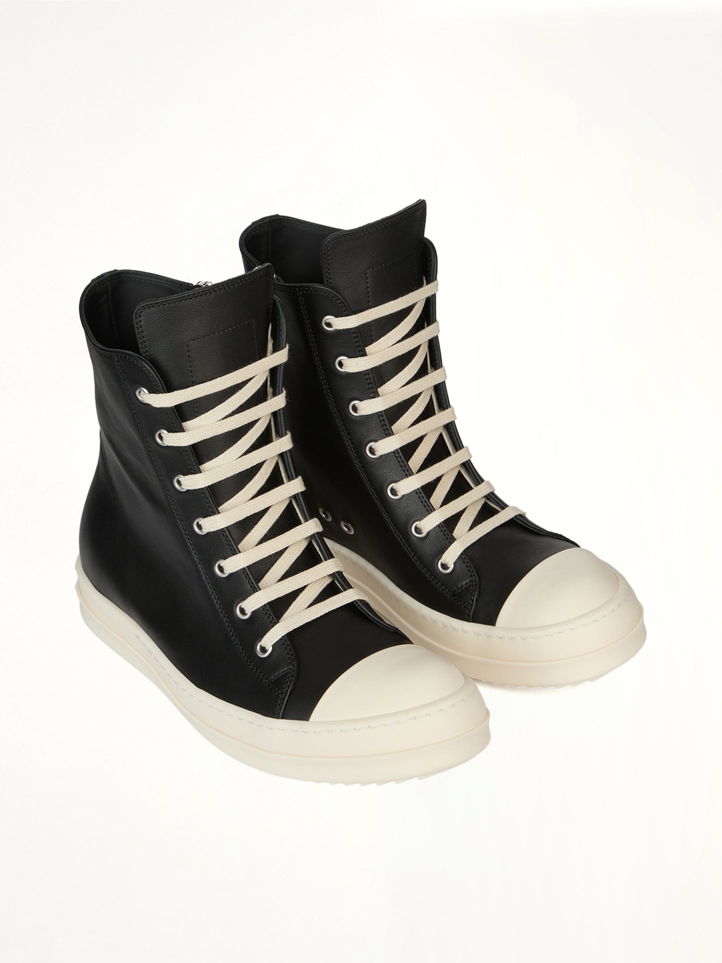 Sneaks in Black/Milk