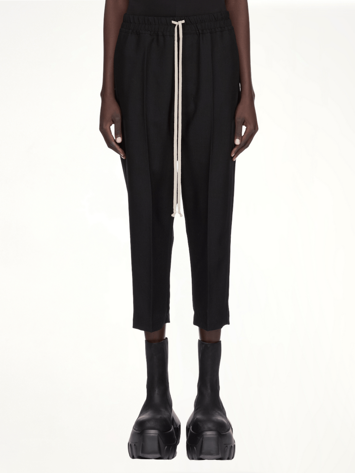 Drawstring Astaires Cropped in Black