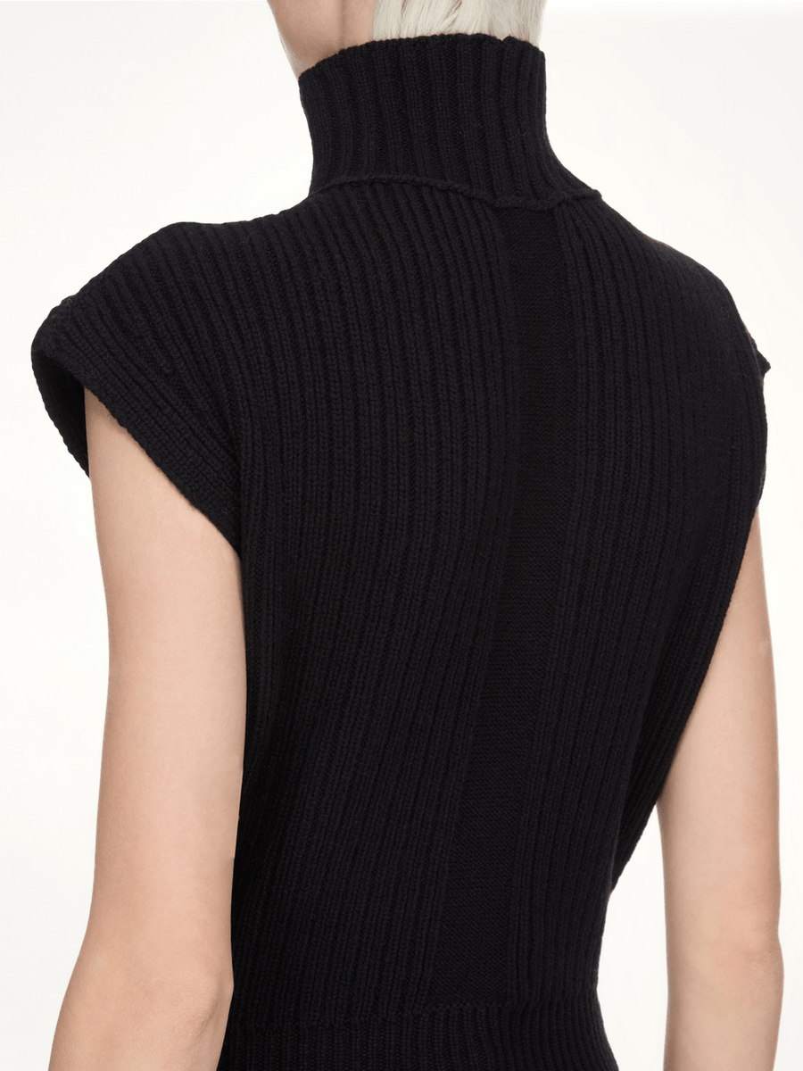 SL Turtle Cable Sweater in Black