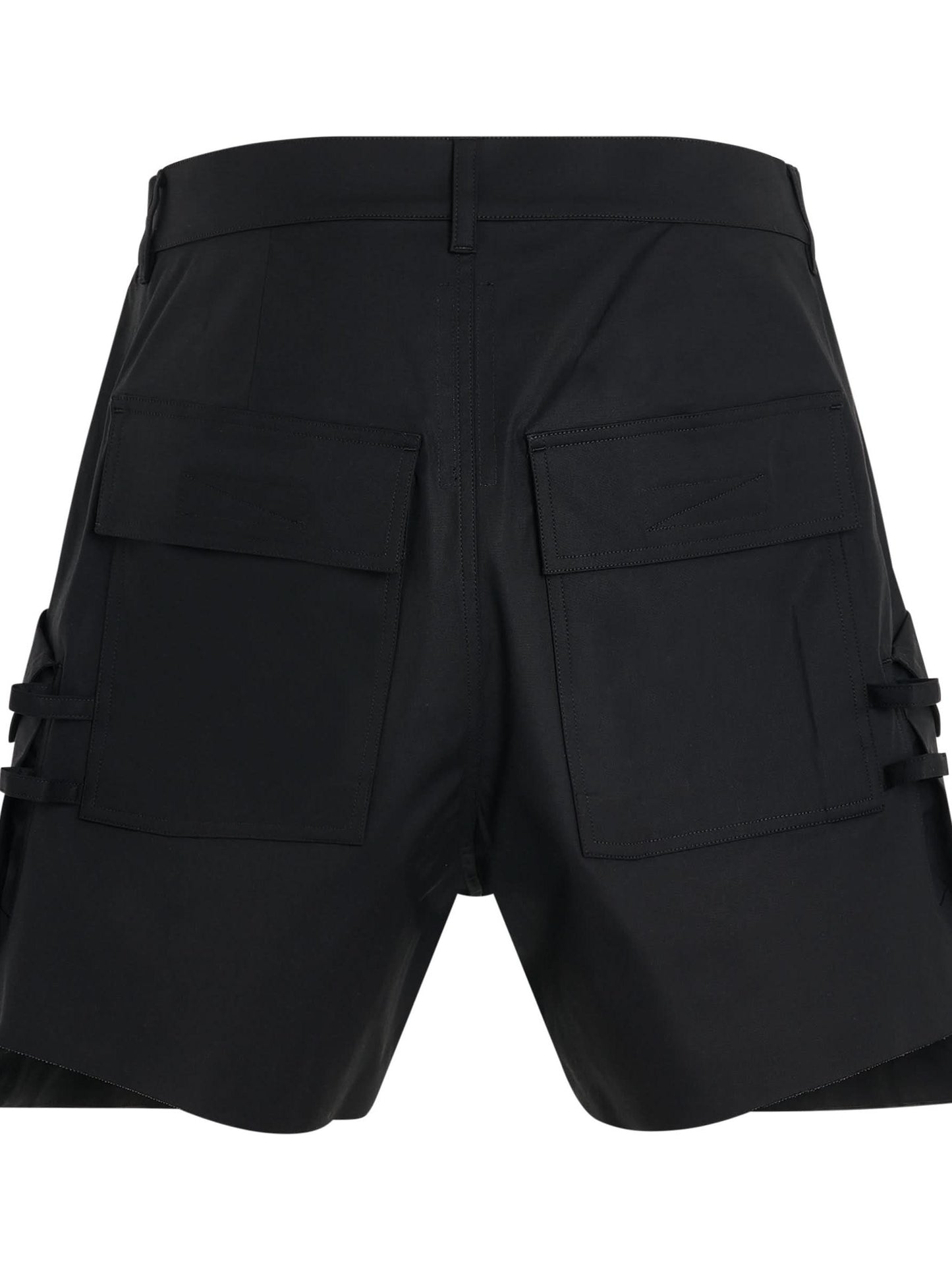 Stefan Cargo Shorts in Black