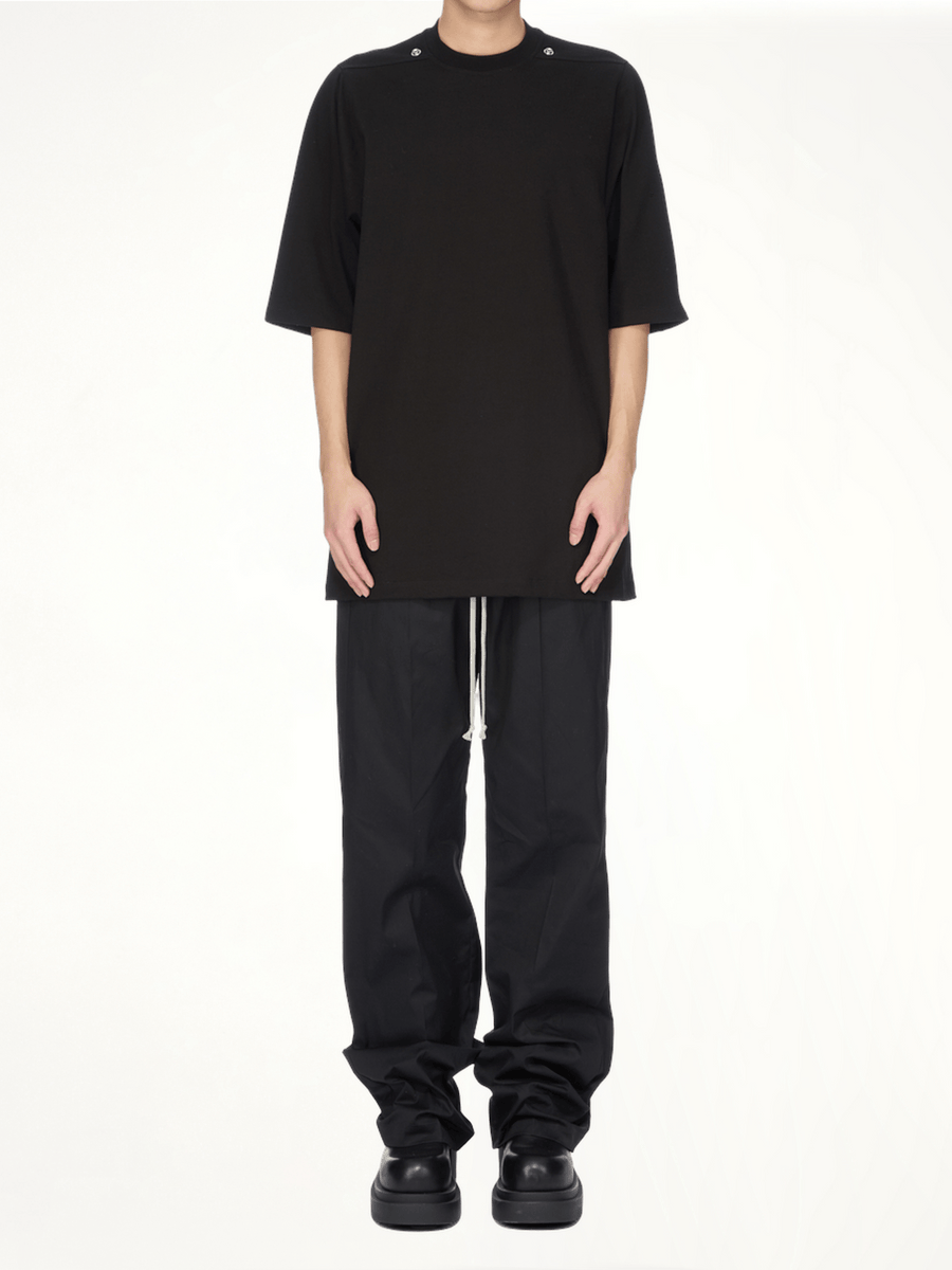 Jumbo SS Rivet T-Shirt in Black