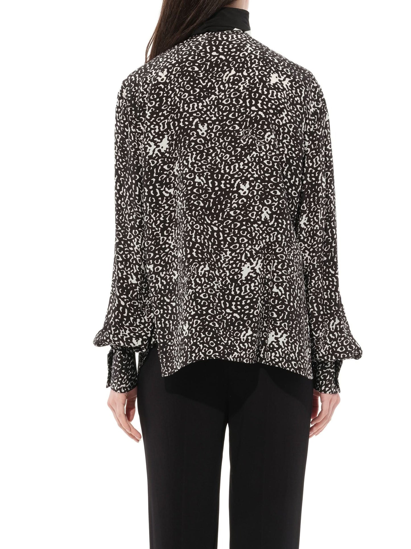 Shirt With Scarf in Black