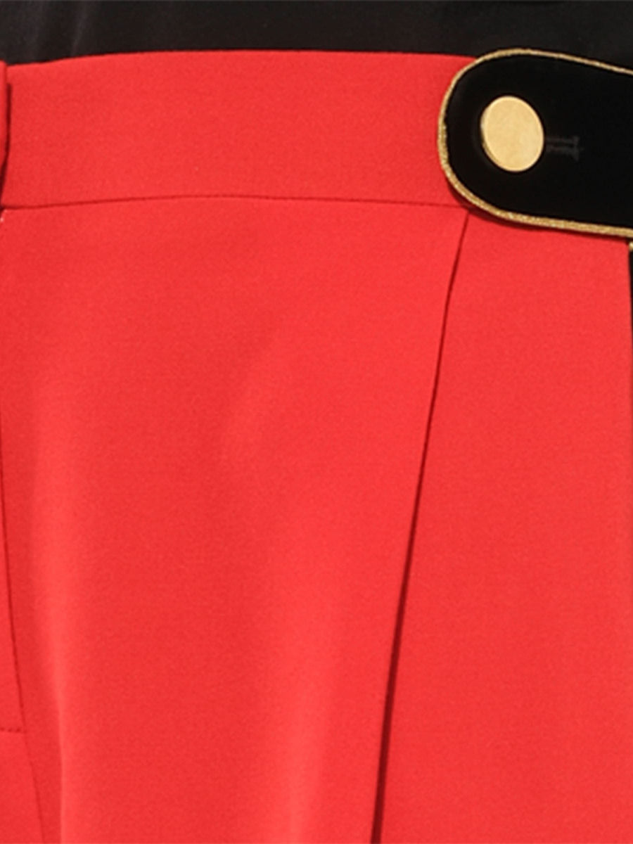 Shorts in Red
