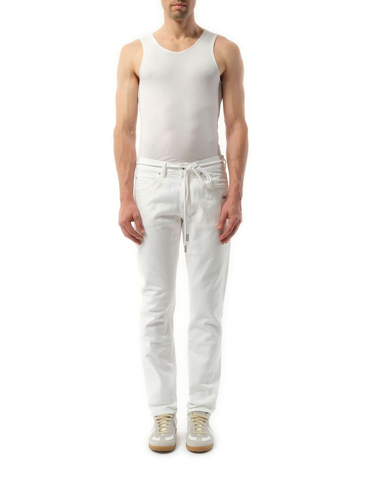 Slim Back Dart Jeans in White