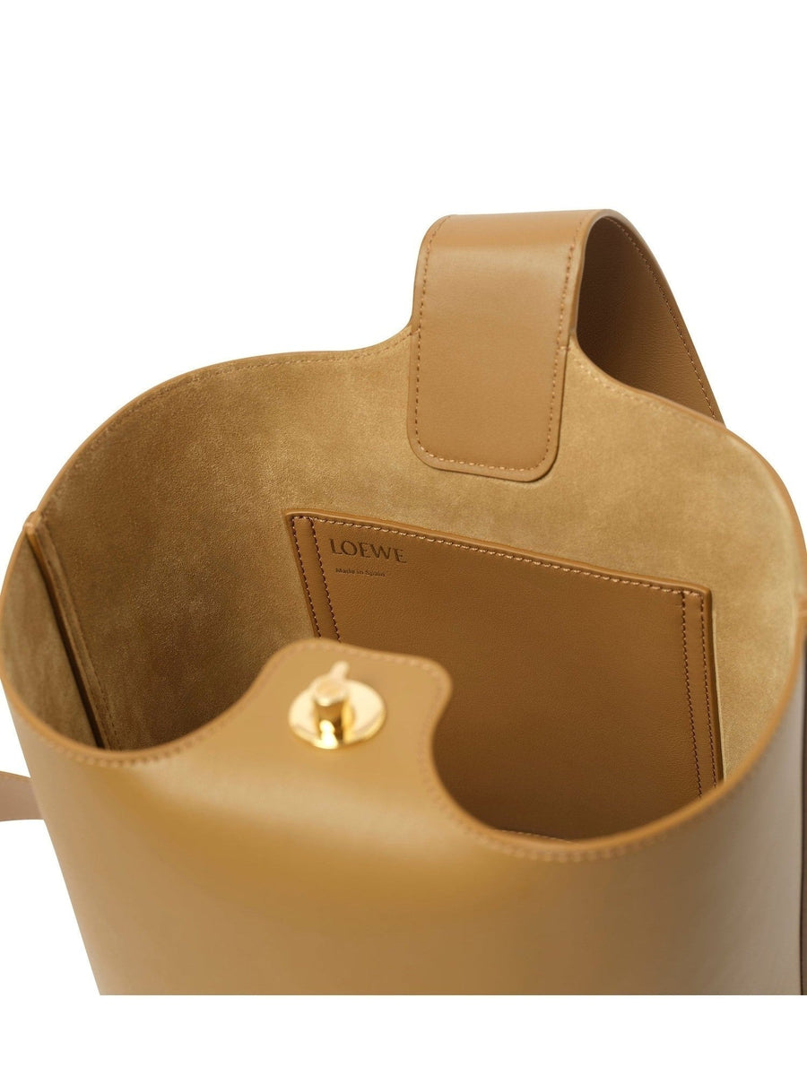 Loewe Pebble Bucket Medium in Oak