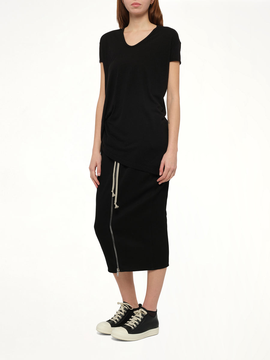 Hiked T in Black