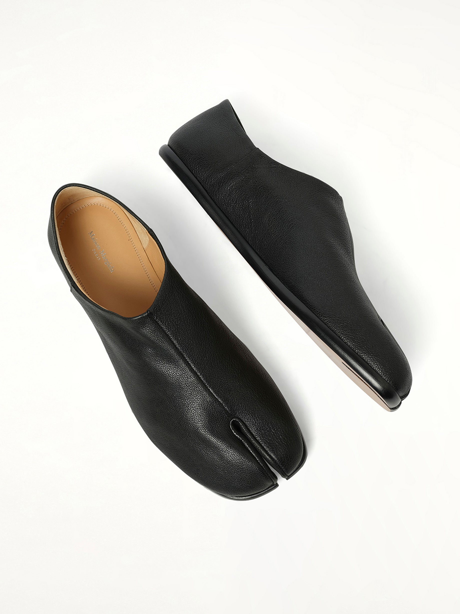 Tabi Babouches in Black Top View | MAISON MARGIELA