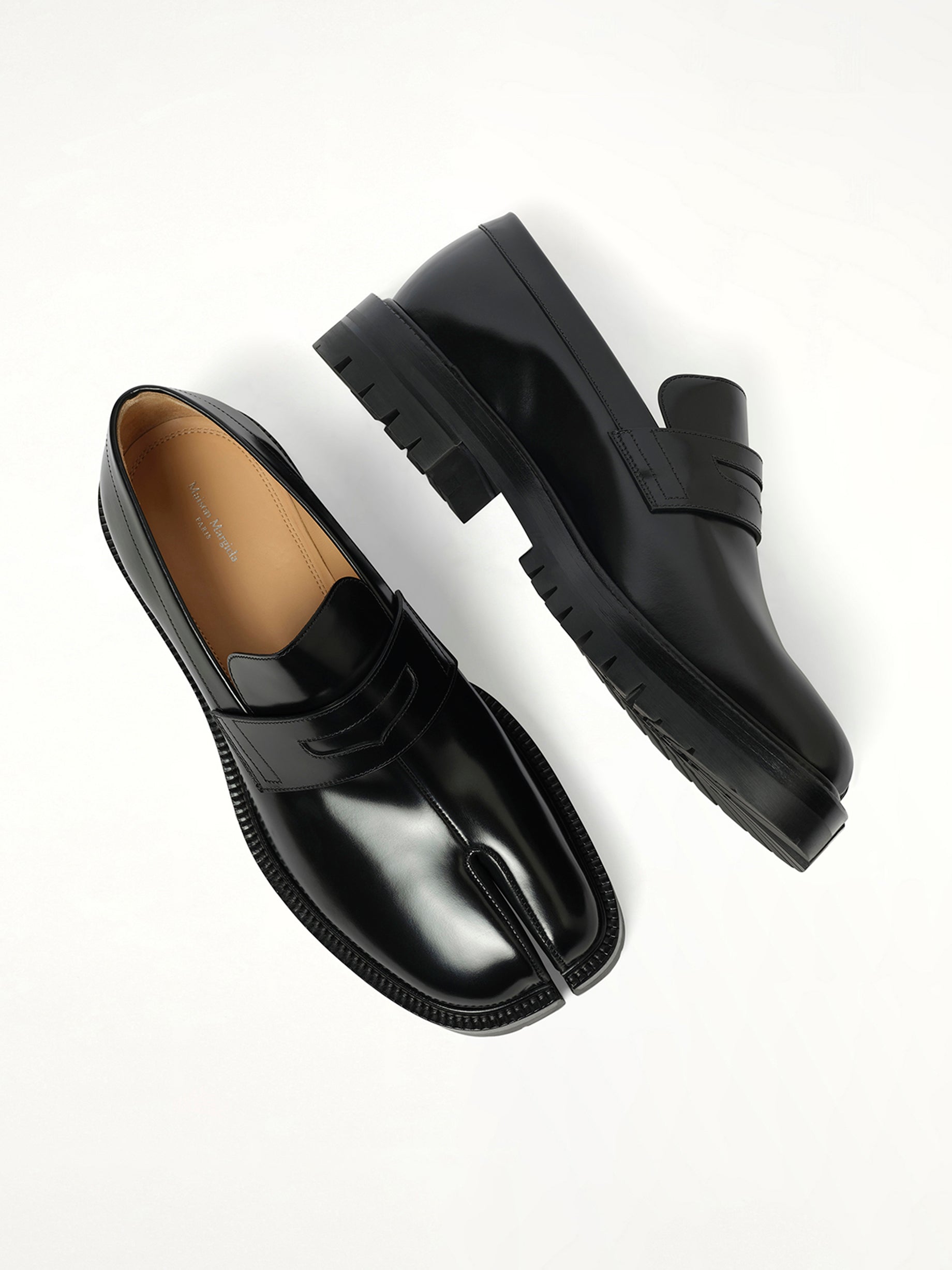 Tabi Loafers Chunky Sole in Black Top View | MAISON MARGIELA